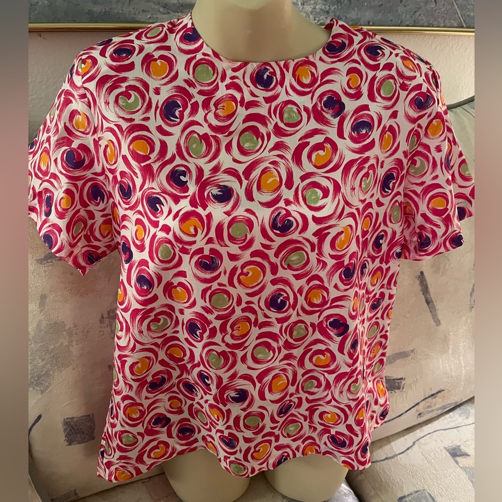 Like New polyester summer blouse